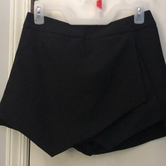 Skort - Picture 2 of 5